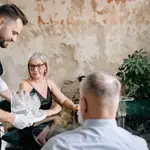 ¿Ayudas a recoger la mesa a los camareros? Entonces tienes estas características